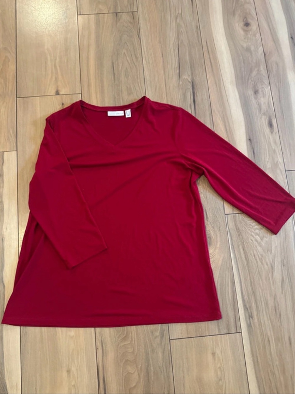 Susan Graver Red V-Neck Long Sleeve Tee